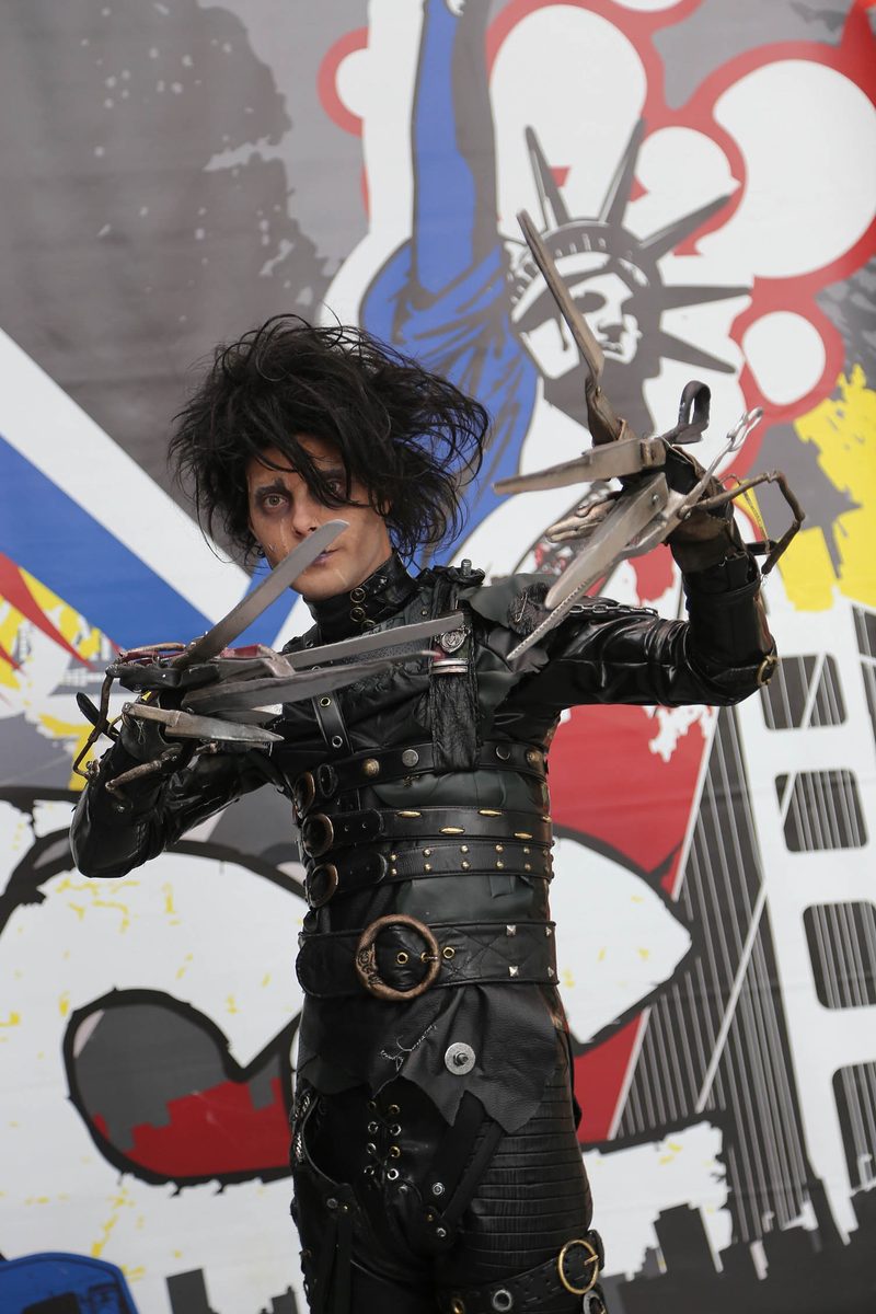 Edward Scissorhands (1990)