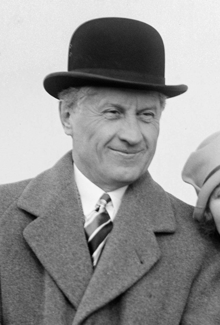 Portrait of Fred Niblo